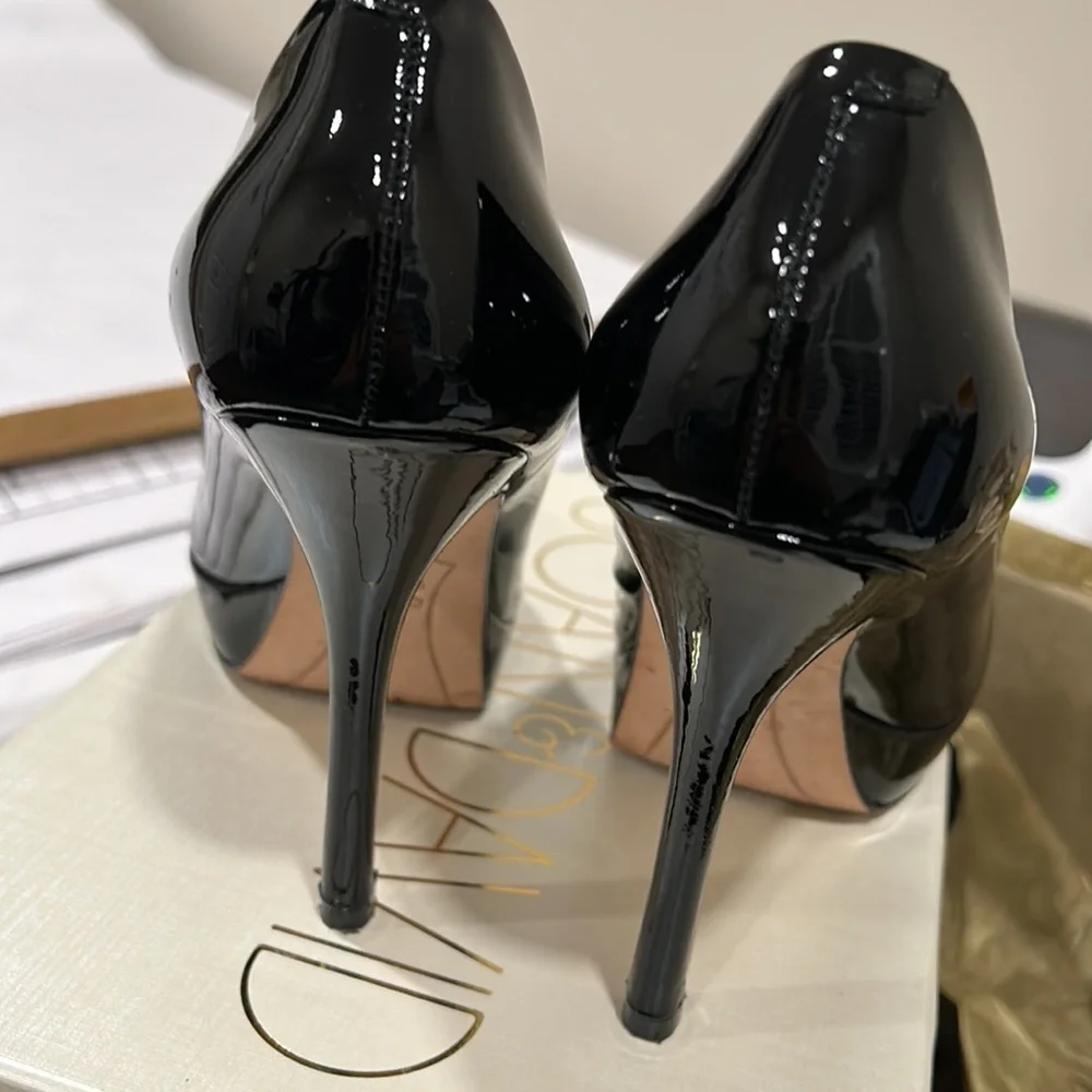 Joan & David Collection Women's Flipp Platform Pump,Black Patent
